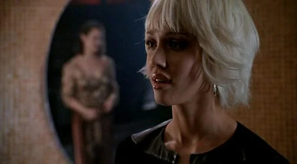 Кадры из сериала Темный ангел (2000)