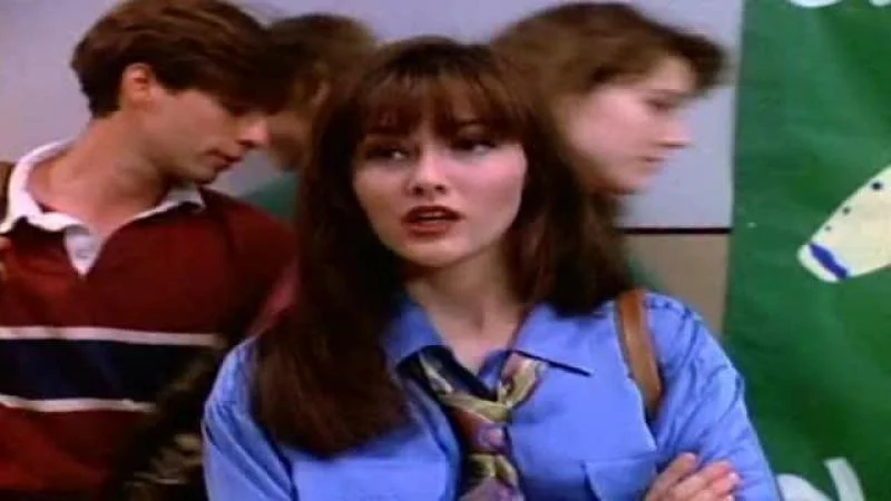 Кадры из сериала Беверли-Хиллз 90210 (1990)