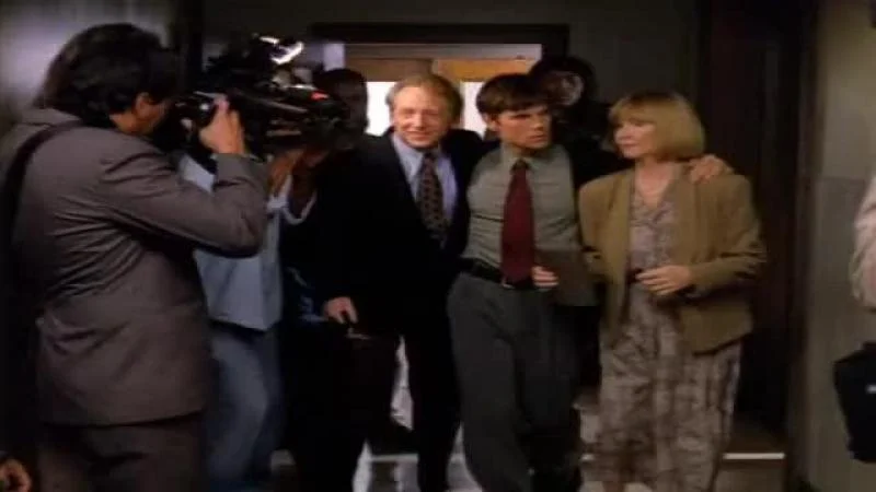 Кадры из сериала Беверли-Хиллз 90210 (1990)